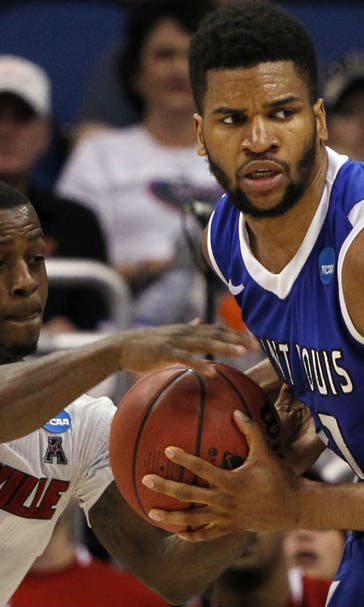 Billikens struggle to take care of basketball, fall to Louisville 66-51